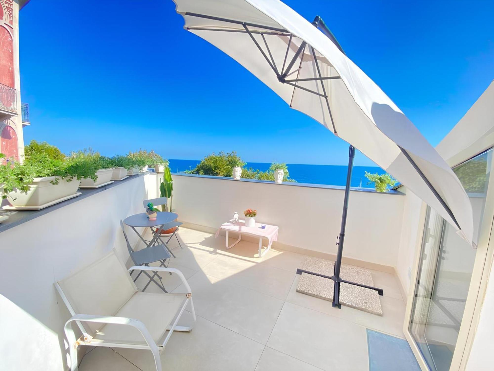 Mare Damuri Con Terrazza Vista Mare Catânia Exterior foto